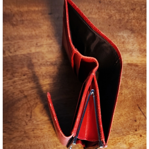 Vintage Coach Red Leather Wallet with Clasp Closure - Picture 3 of 4